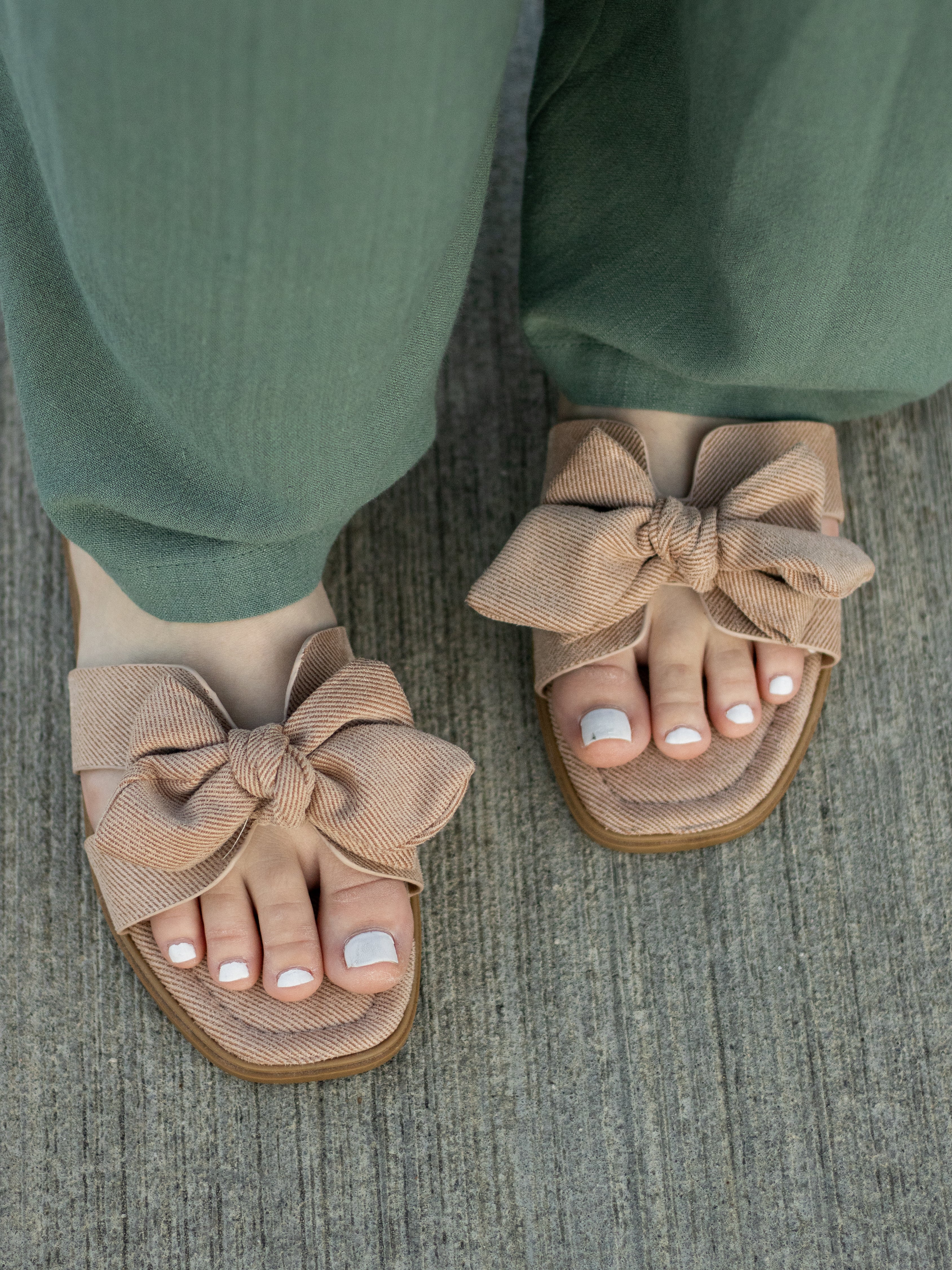Bows & Lattes Sandals